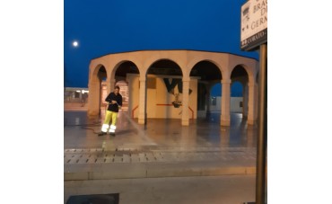 DUC - Murali  preda di incivili: dopo  l'appello del manager Landriscina, immediata la  pulizia di Amiu